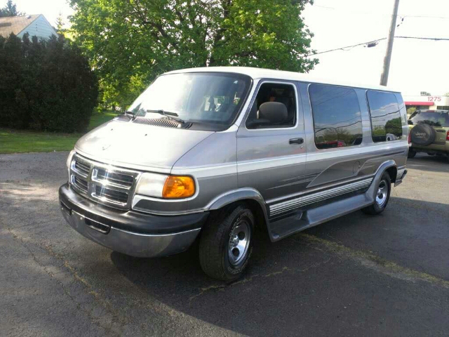 2001 Dodge Ram Van