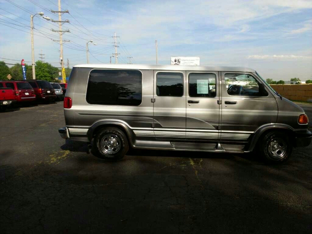 2001 Dodge Ram Van