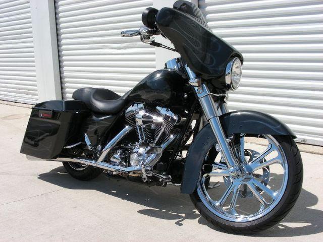2006 HARLEY-DAVIDSON FLHXI for sale