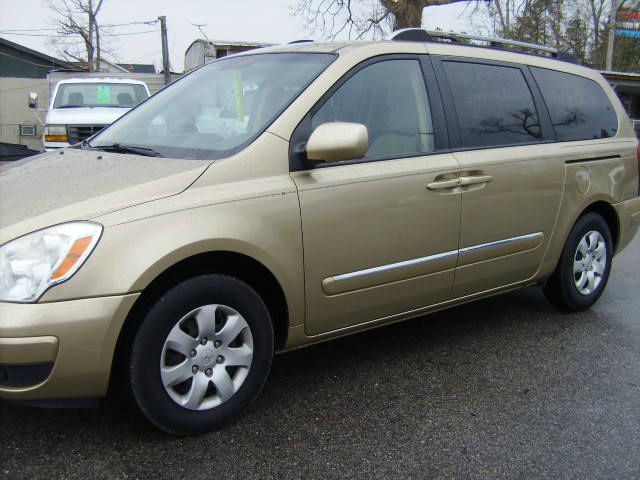 2007 Hyundai Entourage
