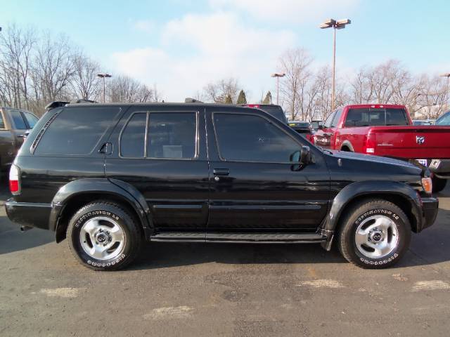 1999 Infiniti QX4