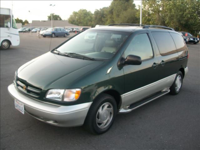 2000 Toyota Sienna for sale