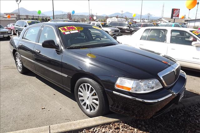 2003 Lincoln Town Car for sale