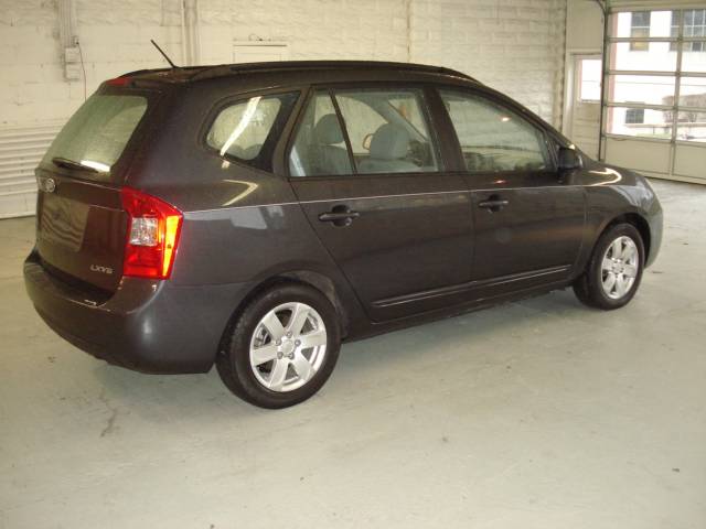 2008 Kia Rondo