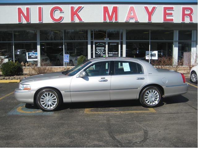 2003 Lincoln Town Car for sale