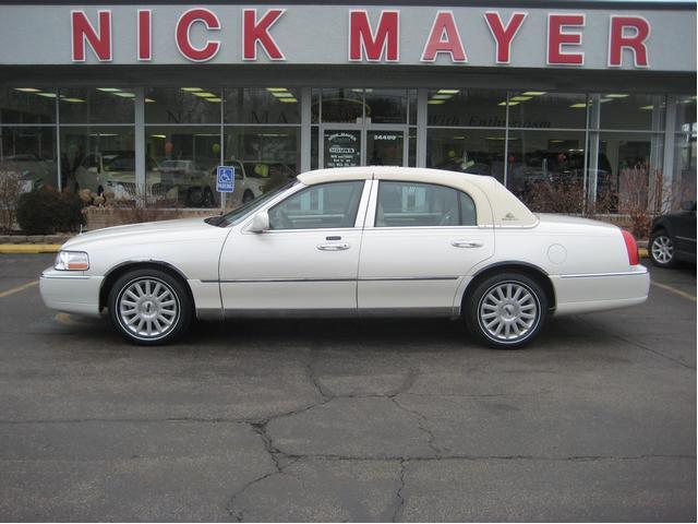 2004 Lincoln Town Car for sale