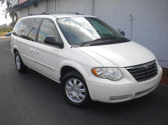2005 Chrysler Town and Country for sale