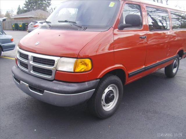 2001 Dodge Ram Wagon for sale