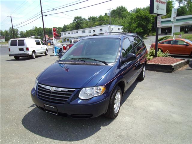 2006 CHRYSLER TOWN AND COUNTRY ...