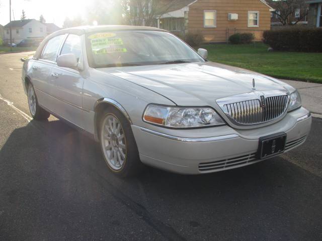 2005 Lincoln Town Car for sale