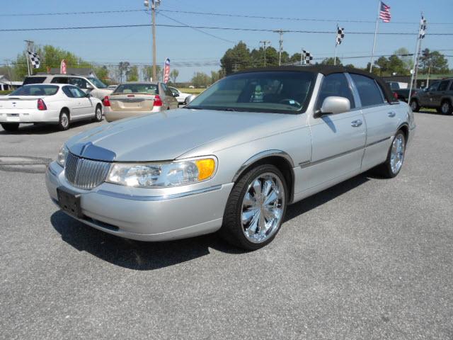 1999 Lincoln Town Car for sale