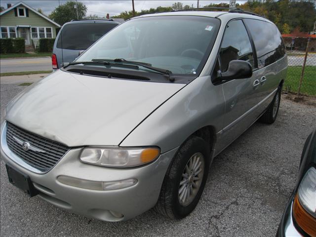 1999 Chrysler Town and Country for sale