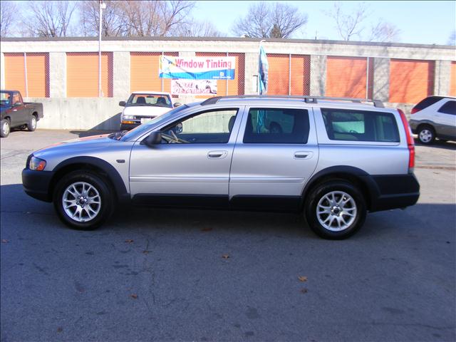 2004 Volvo XC70 for sale
