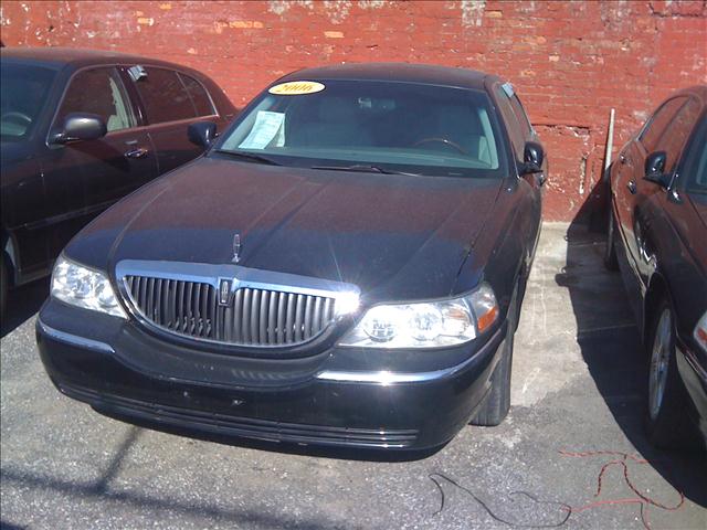 2006 Lincoln Town Car for sale