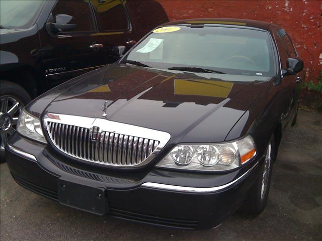 2007 Lincoln Town Car for sale