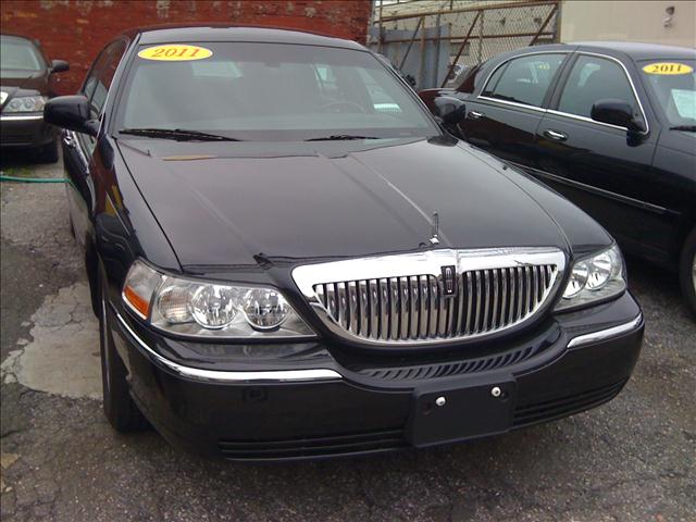 2011 Lincoln Town Car for sale