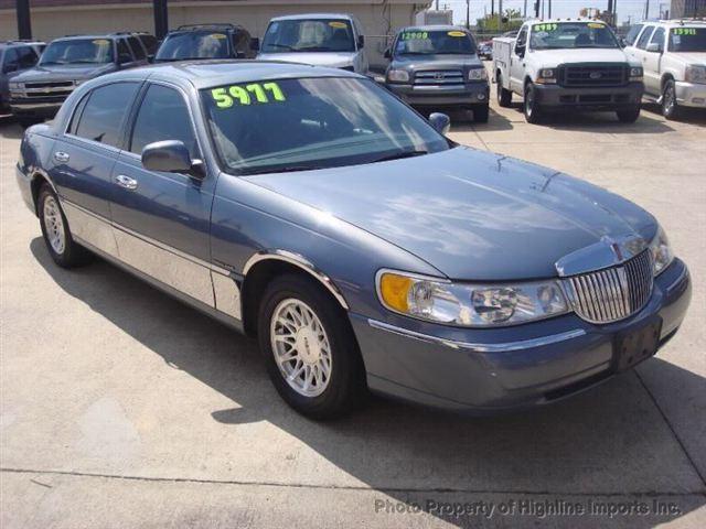1999 Lincoln Town Car for sale