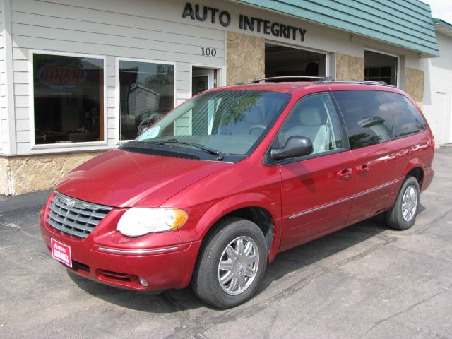 2006 Chrysler Town and Country for sale