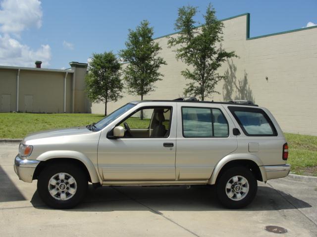 1999 Nissan Pathfinder for sale