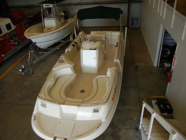 1999 Monterey 230 Explorer for sale
