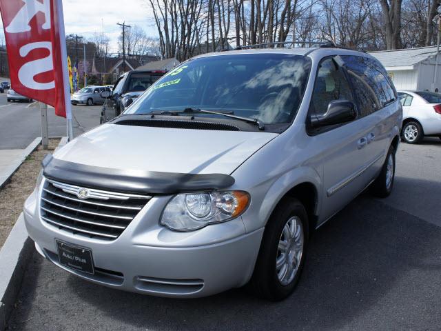 2005 Chrysler Town & Country
