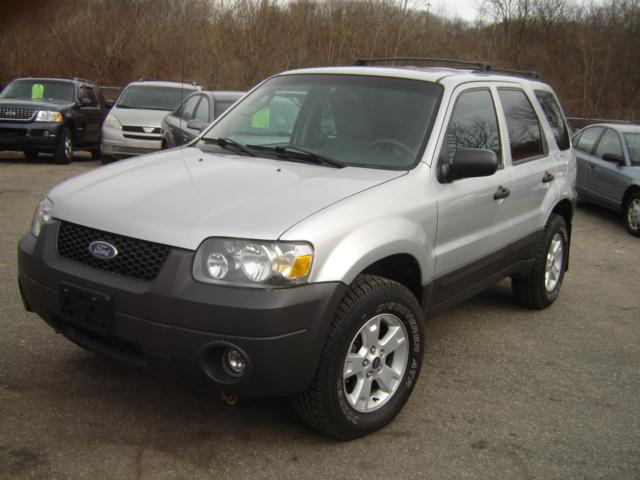 2005 FORD ESCAPE XLT, silver, you ...