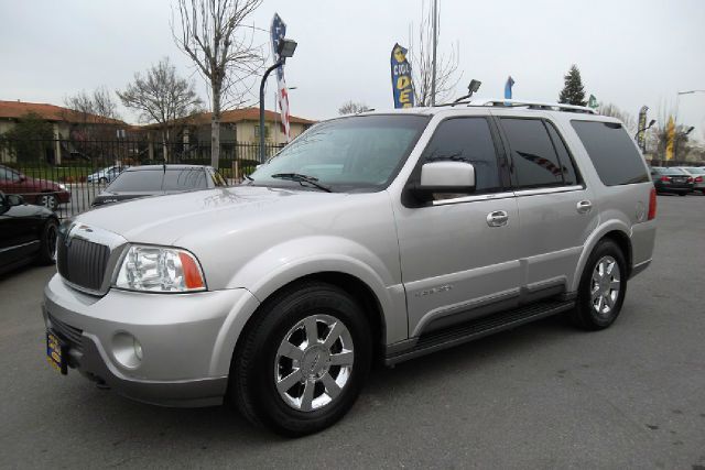 2003 LINCOLN NAVIGATOR PREMIUM 4WD silver -this is truly a clean and original vehicle with a clean