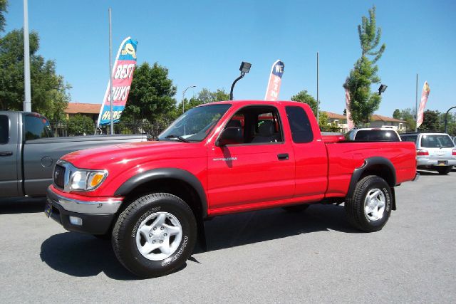2002 TOYOTA TACOMA XTRACAB V6 4WD red -this is truly a clean and original toyota tacoma with a cle