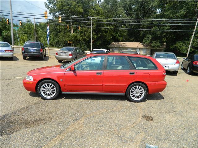 2004 Volvo V40