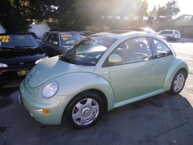 2000 VOLKSWAGEN NEW BEETLE GLS 18T green 140101 miles VIN 3VWCD21C3YM430228 