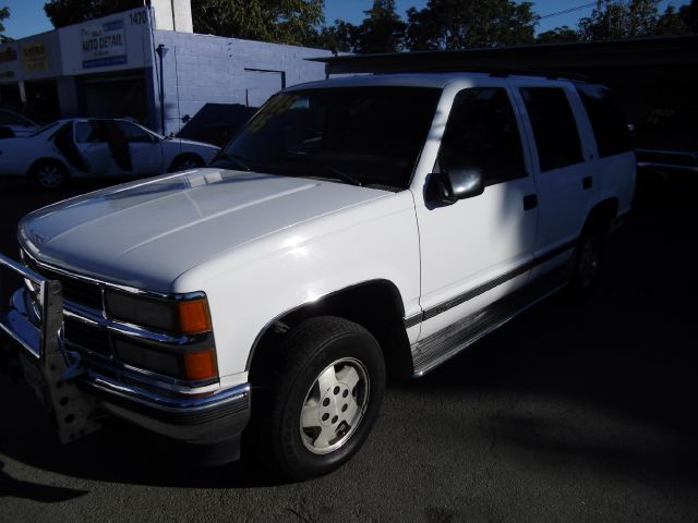 1995 CHEVROLET TAHOE LS white 151909 miles VIN 1GNEK13K2SJ404277 