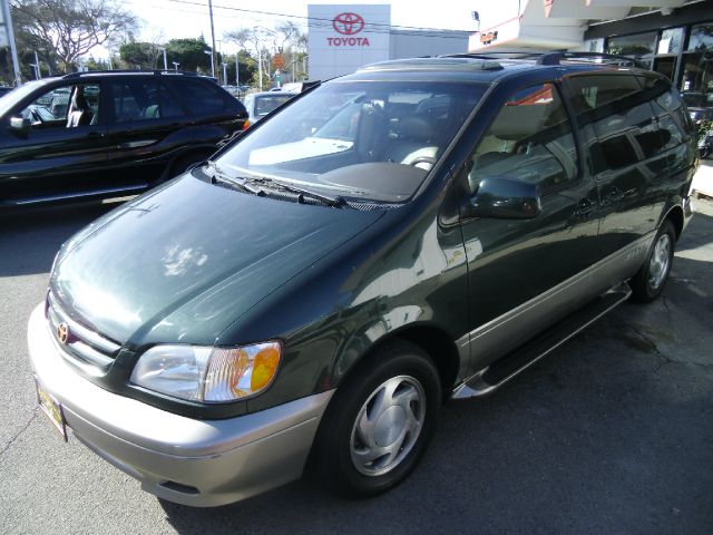 2001 TOYOTA SIENNA XLE