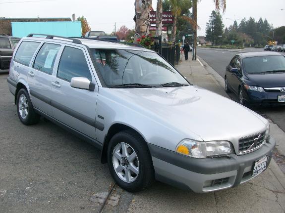 1998 VOLVO V70 XC unspecified 147220 miles VIN YV1LZ5641W2508446 