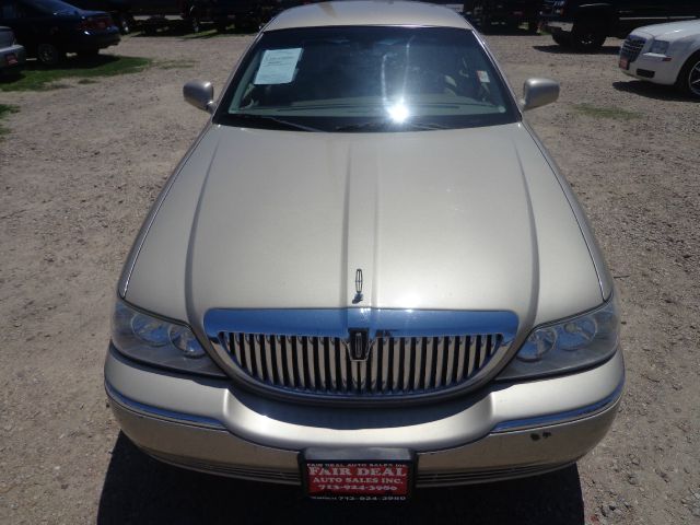 2004 Lincoln Town Car