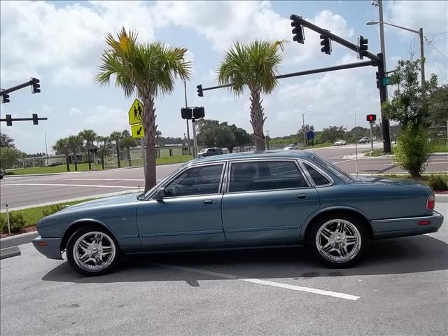 2000 Jaguar XJ8 for sale