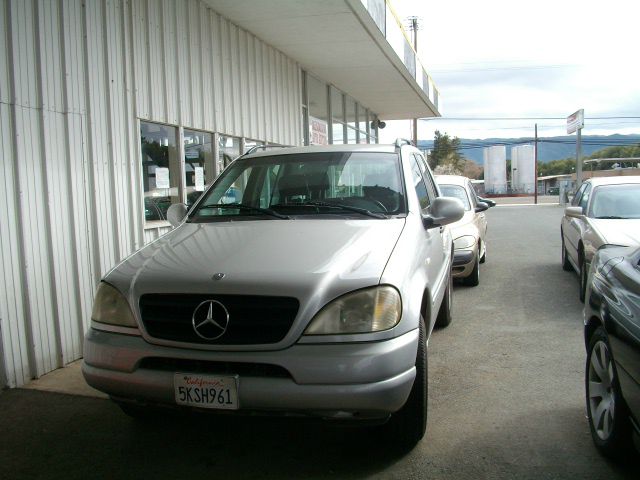 2000 Mercedes-Benz M-Class