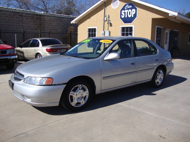 2000 Nissan Altima for sale