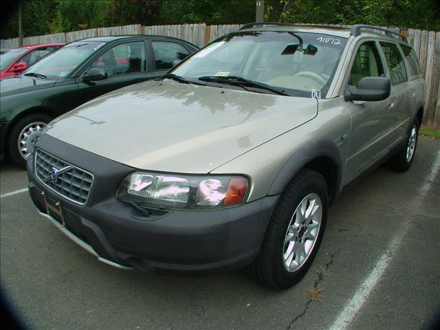 2004 Volvo XC70