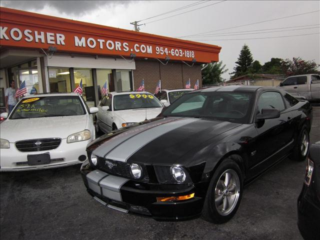 2005 FORD MUSTANG GT, black/silver ...