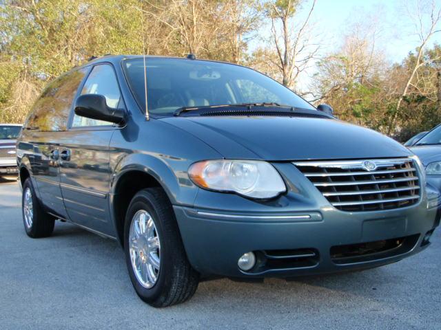 2005 Chrysler Town and Country for sale