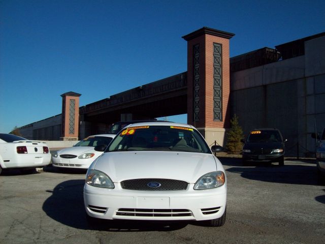 2004 Ford Taurus for sale