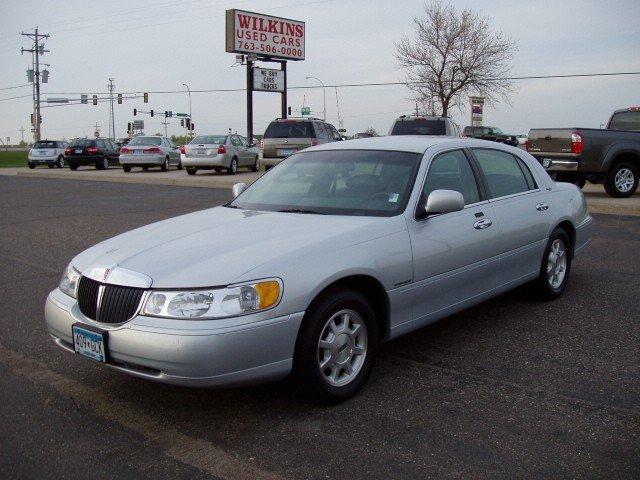 2000 Lincoln Town Car for sale