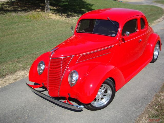 1937 Ford Custom