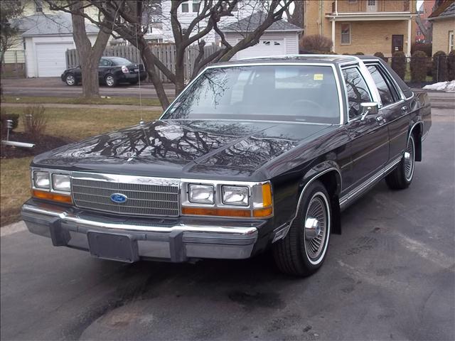 Used Ford Ltd Crown Victoria 1989