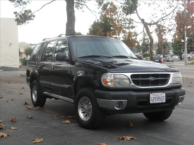 2001 Ford Explorer photo 2001 Ford Explorer