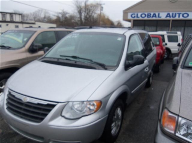 2005 Chrysler Town and Country for sale