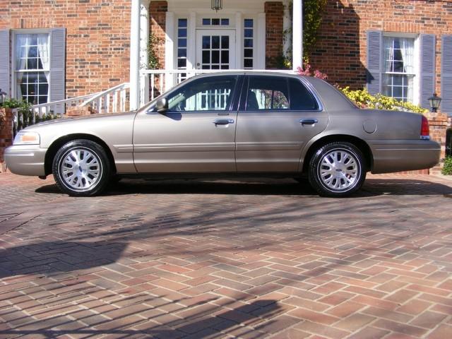 2003 Ford Crown Victoria for sale