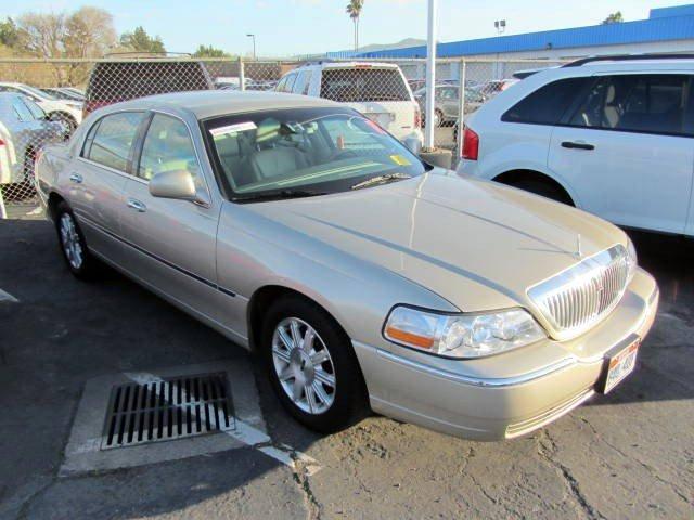 Tothego - 2011 Lincoln Town Car_1