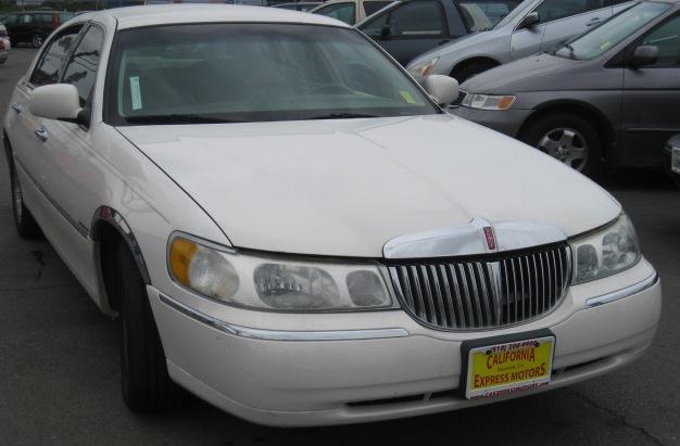 2001 Lincoln Town Car for sale