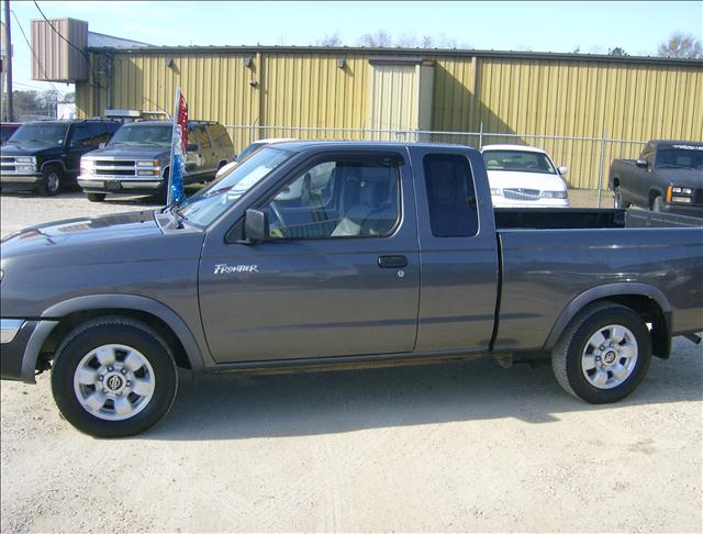 2000 Nissan Frontier for sale